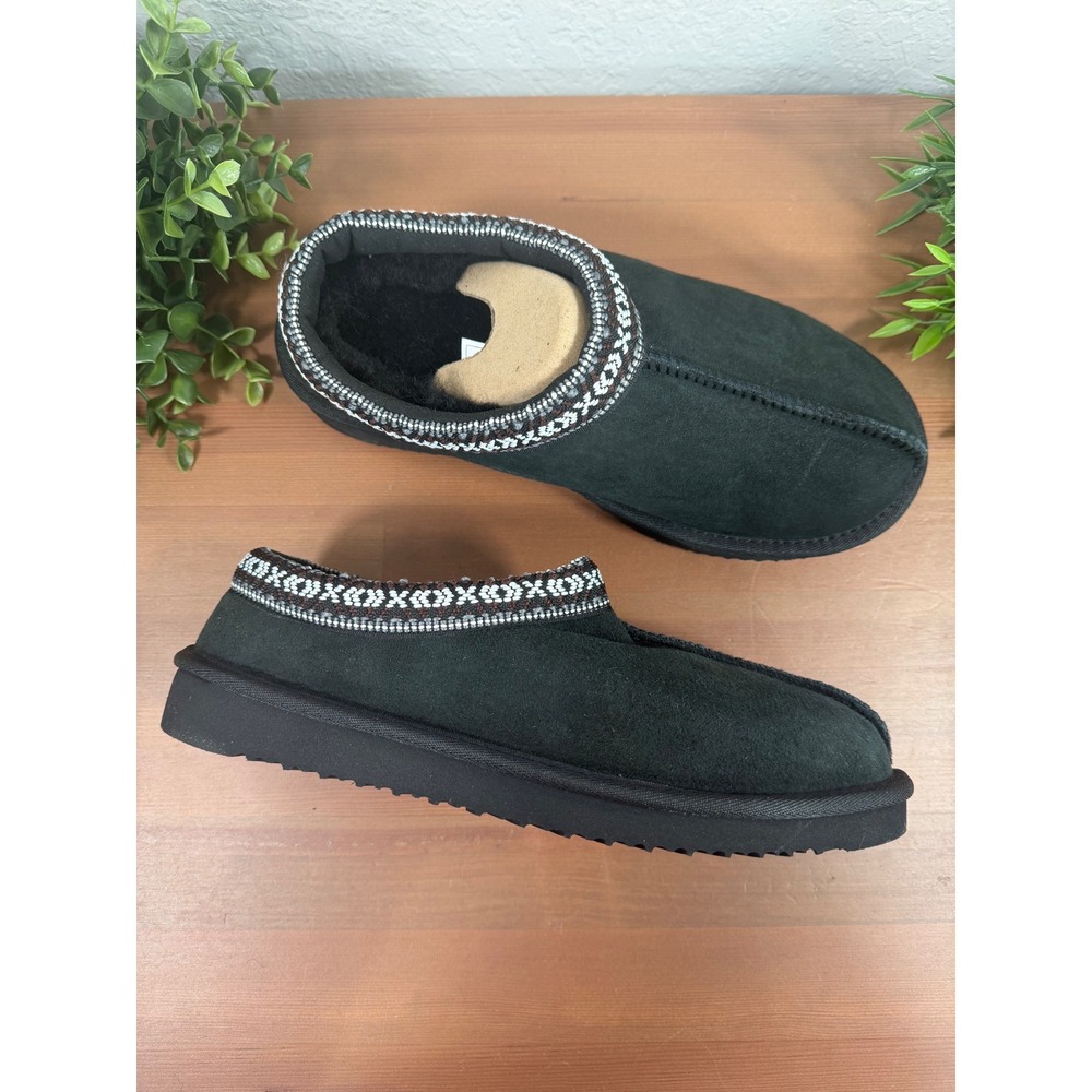 Kirkland Signature Unisex Black Shearling Slippers Size M5/W6